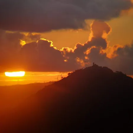 Cantinho Tecedeiras * Мондин-ди-Башту