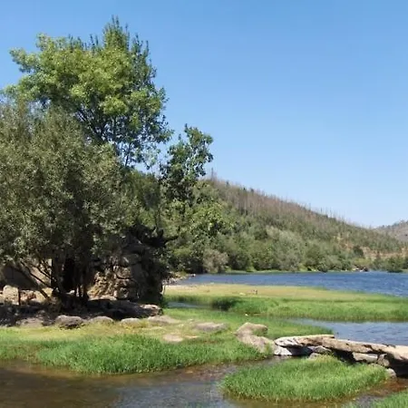 Cantinho Tecedeiras Дом отдыха Мондин-ди-Башту
