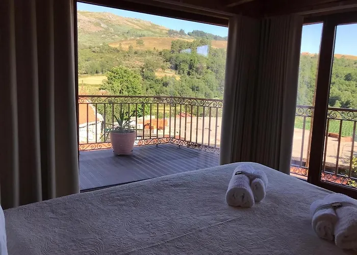 Cantinho Tecedeiras * 몬딤데바스토